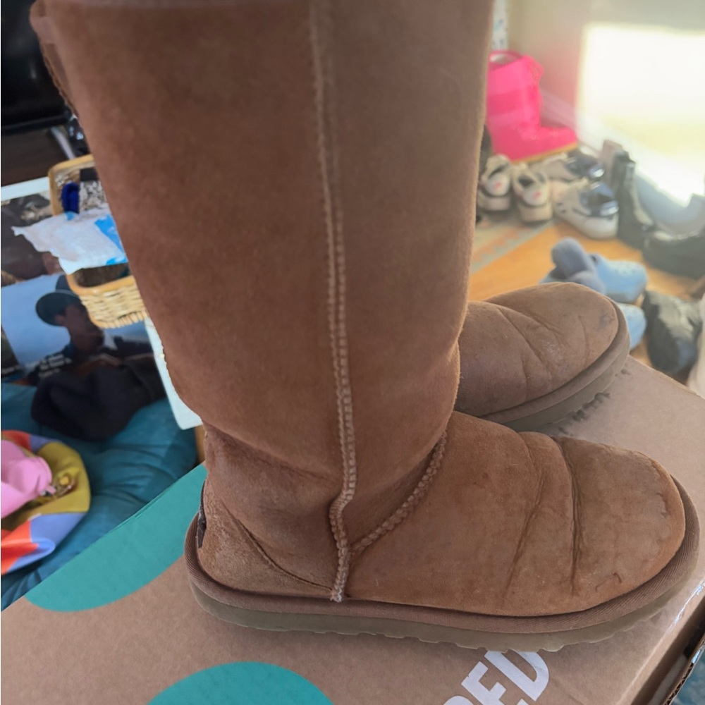 UGG classic chestnut tall boots - Picture 4 of 7
